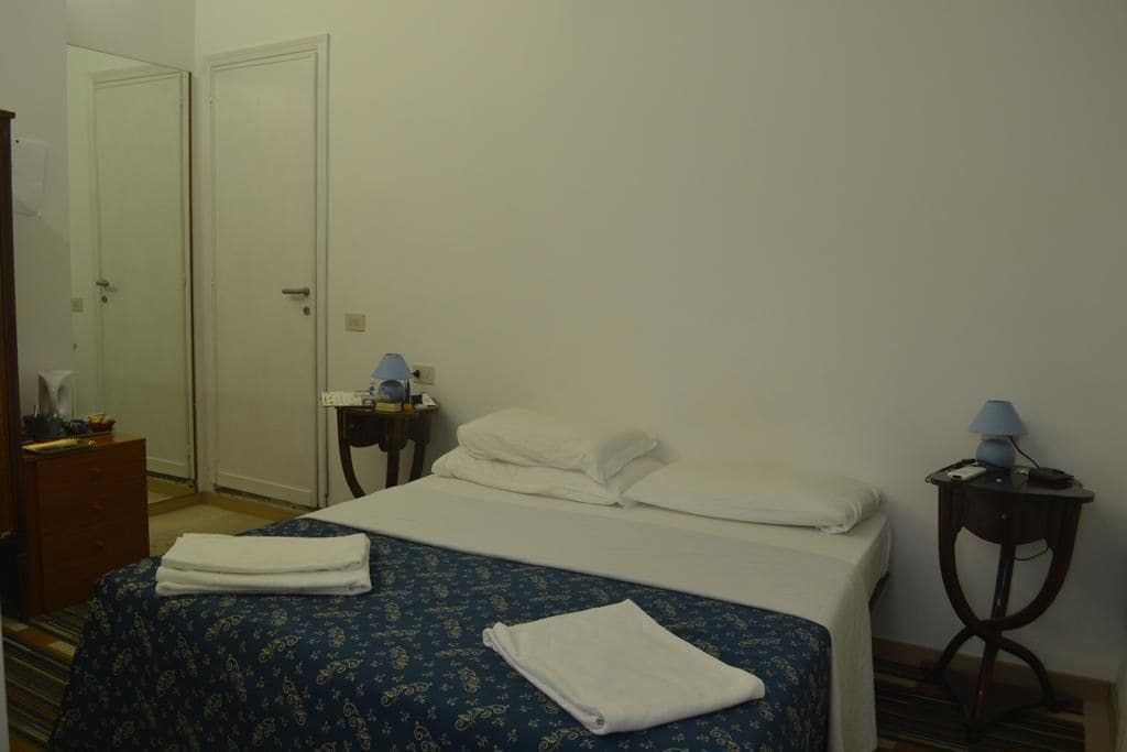 Domus Ferraro Hotel Rome Exterior photo